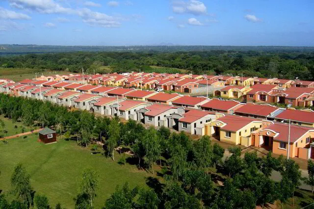 Proyecto residencial con viviendas terminadas